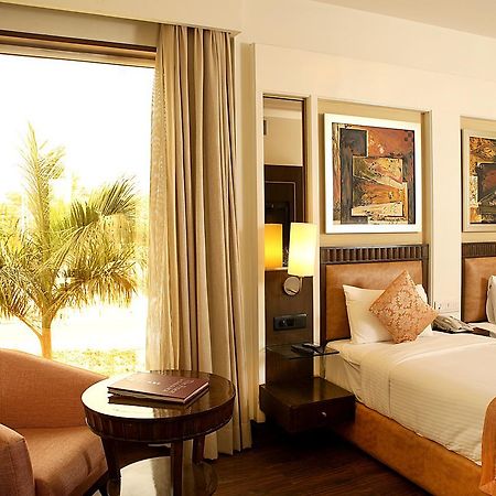 Inde Hotel Signature Tower Gurgaon Exterior photo