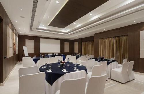 Inde Hotel Signature Tower Gurgaon Exterior photo