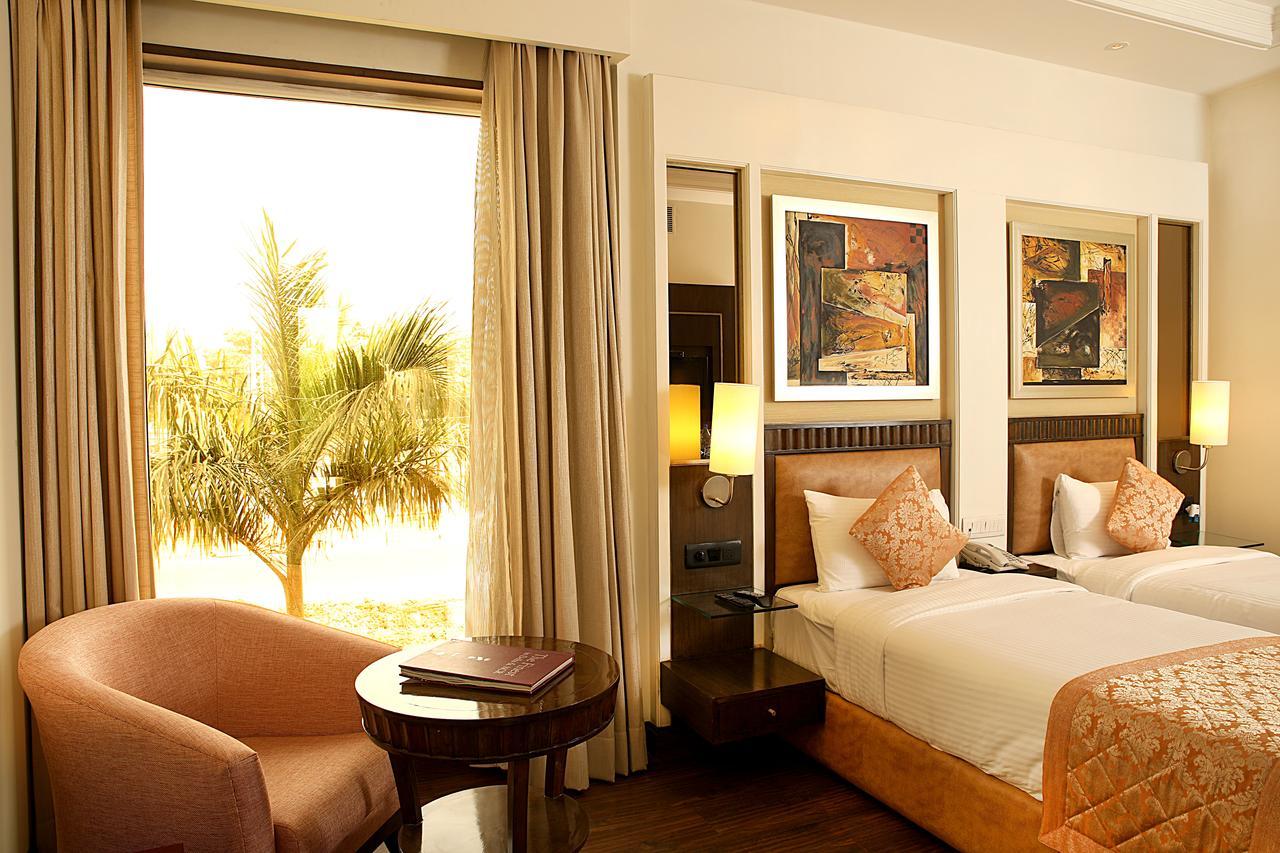 Inde Hotel Signature Tower Gurgaon Exterior photo