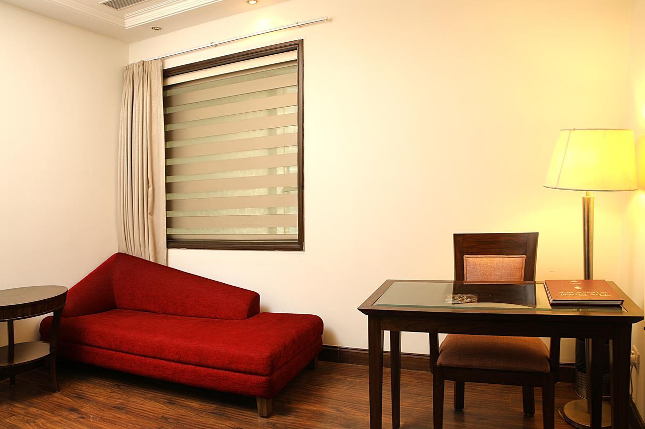 Inde Hotel Signature Tower Gurgaon Exterior photo