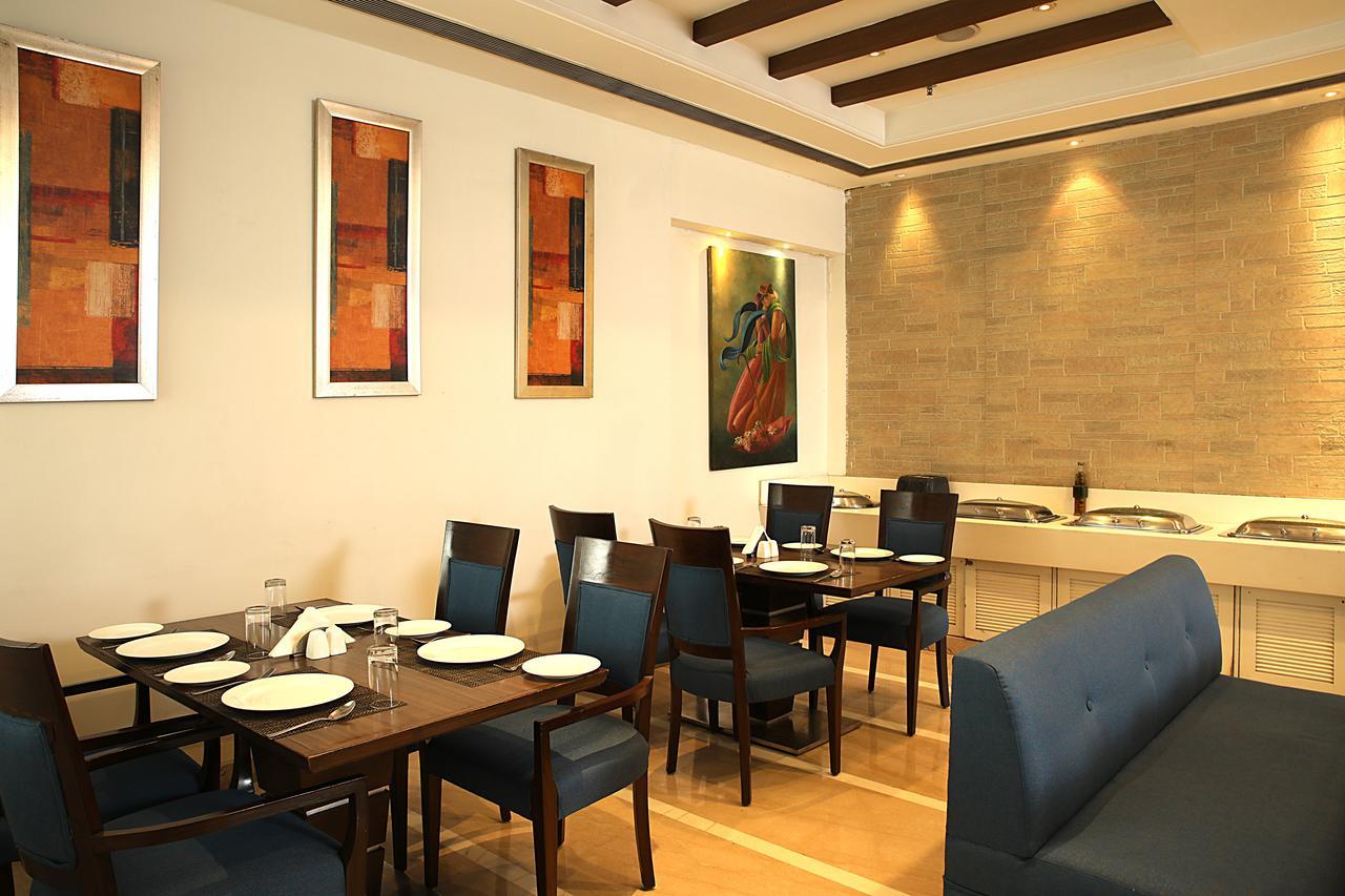 Inde Hotel Signature Tower Gurgaon Exterior photo