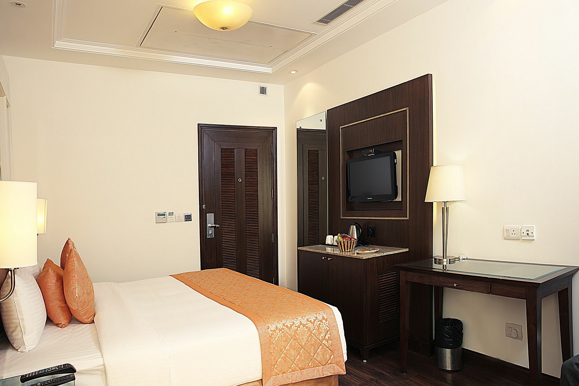 Inde Hotel Signature Tower Gurgaon Exterior photo